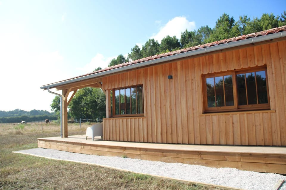 Maison bois Lesbats House in Nouvelle-Aquitaine