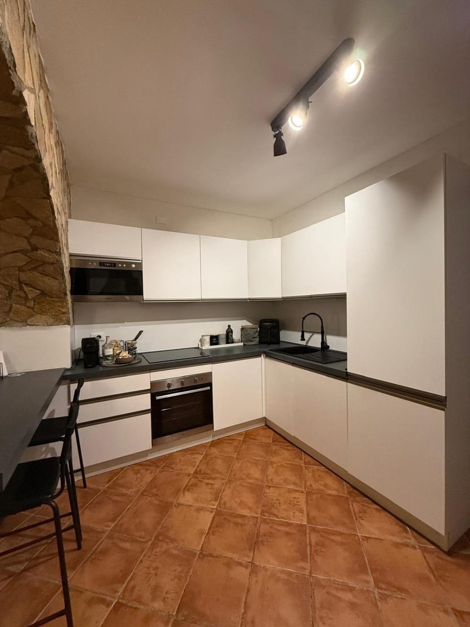 Kitchen or kitchenette, Dining area, dishwasher, oven, pet friendly, stove