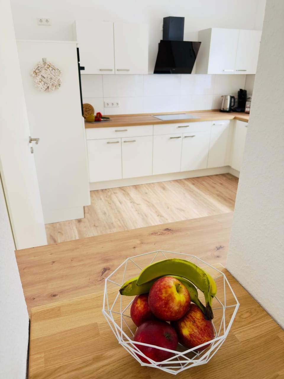 Kitchen or kitchenette, Food and drinks