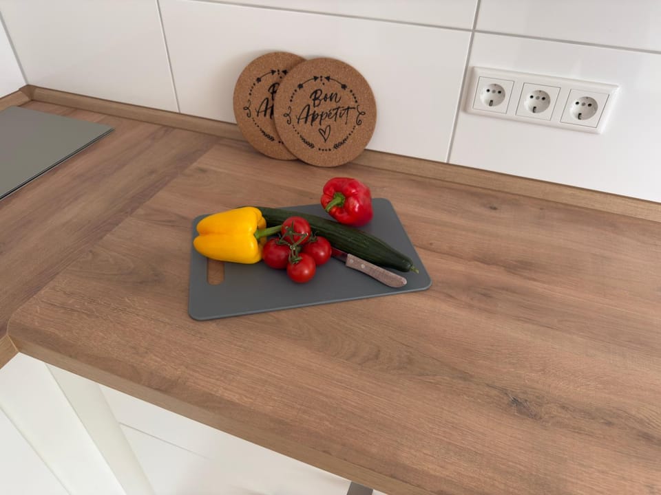 Kitchen or kitchenette, Food and drinks, Food