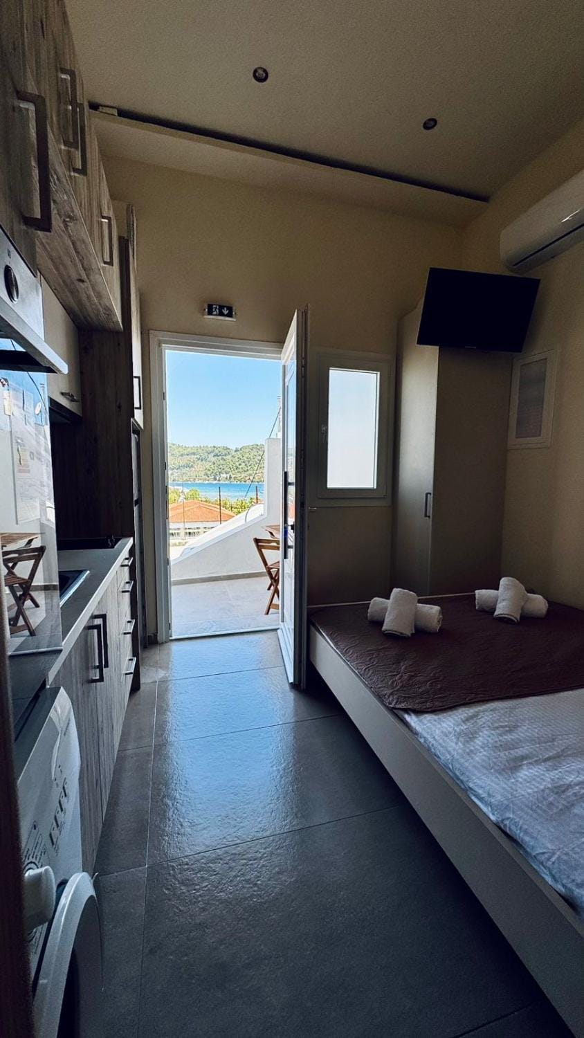 Kotronia Suites Bed and Breakfast in Skiathos