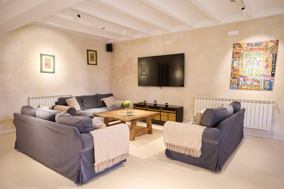 Communal lounge/ TV room, Living room