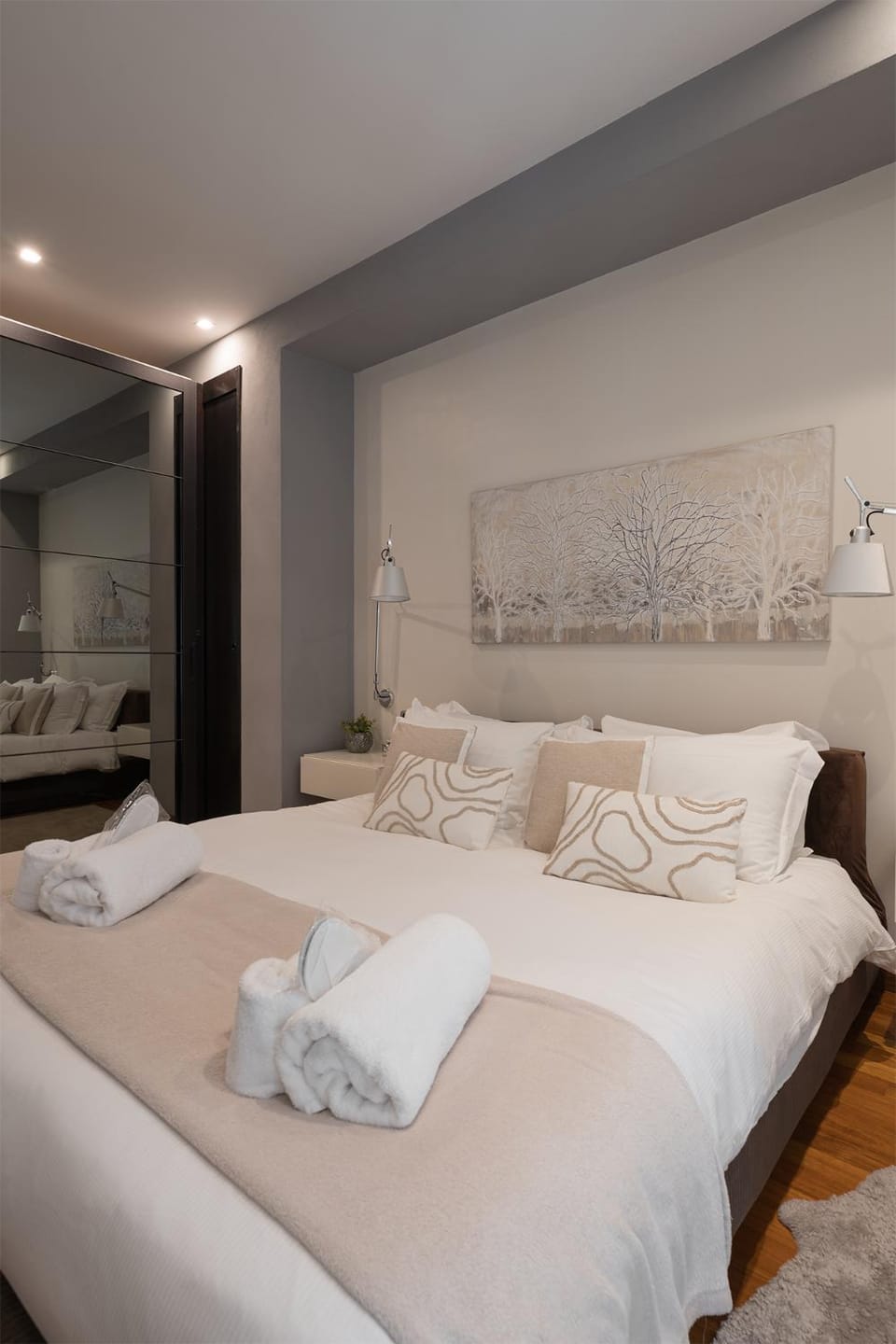 Bed, Photo of the whole room, Bedroom
