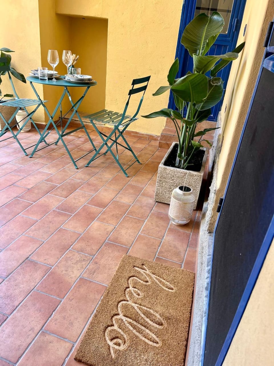 Patio, Dining area