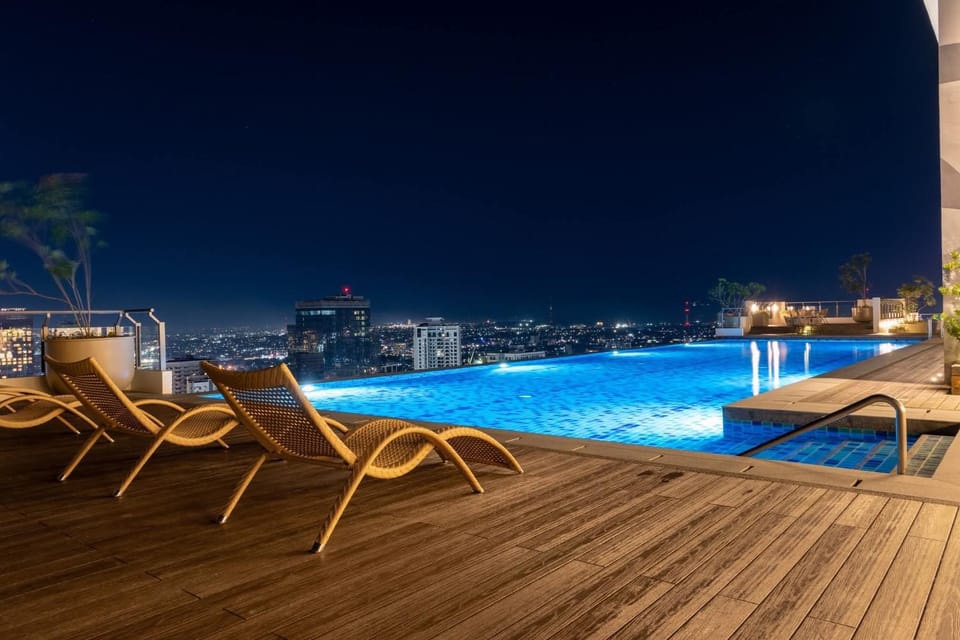 Red Swan Apartment in Quezon City