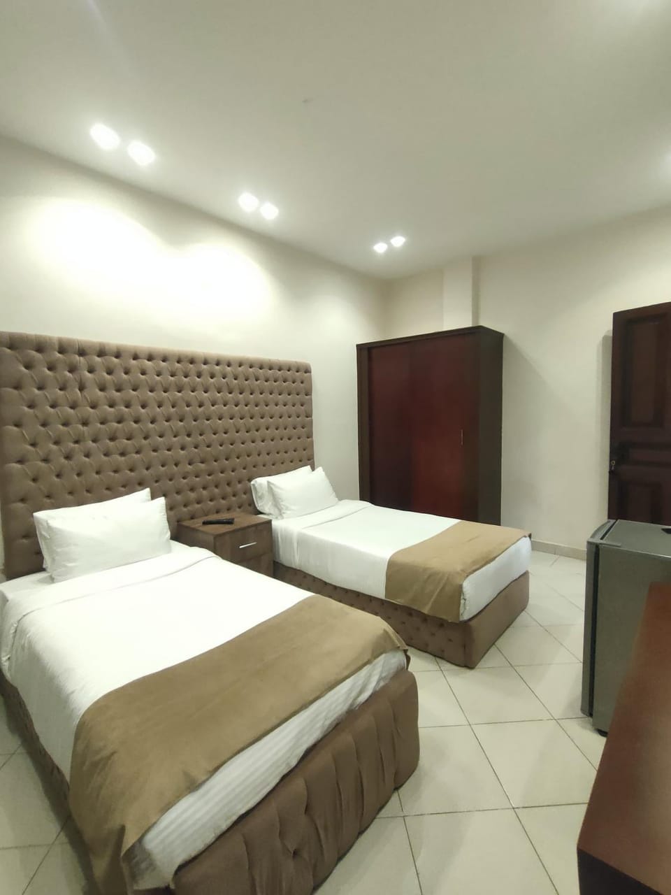 TV and multimedia, Photo of the whole room, Bedroom