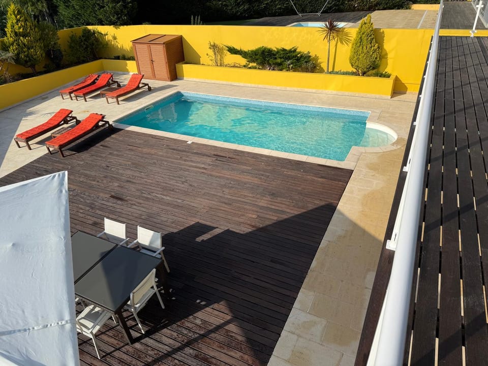 Pool view, Swimming pool, sunbed