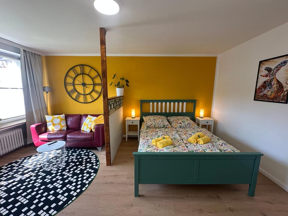 Bed, Living room, Photo of the whole room, Seating area, Bedroom