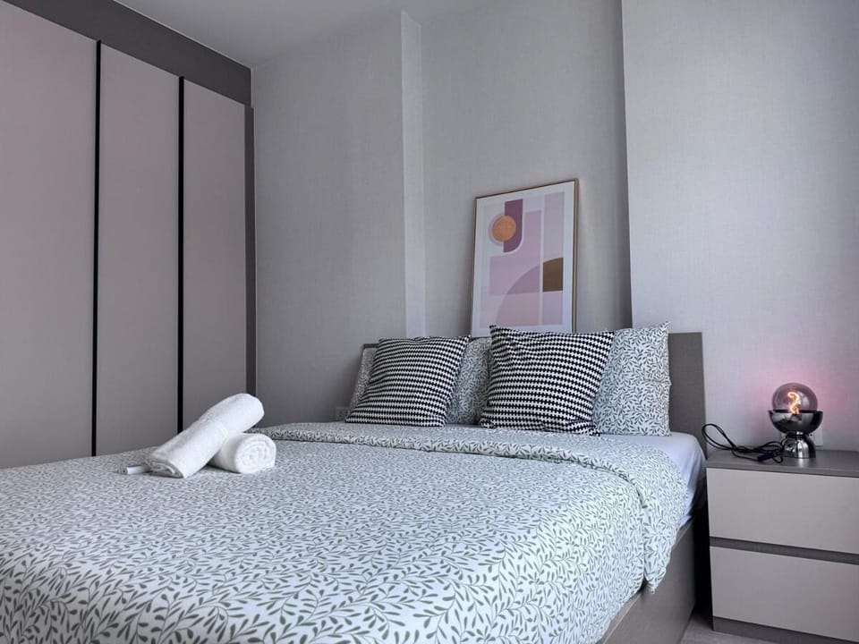 City Lights Retreat Apartment in Bangkok