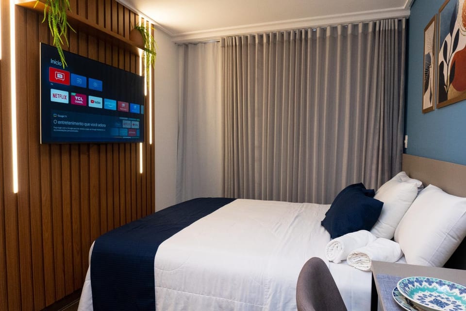 Bed, TV and multimedia, Photo of the whole room, Evening entertainment, Bedroom