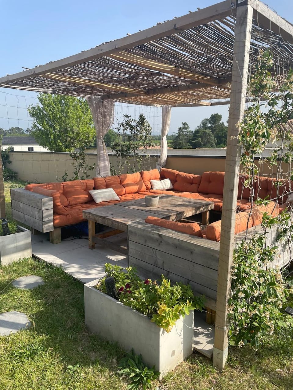 Living room, Garden view