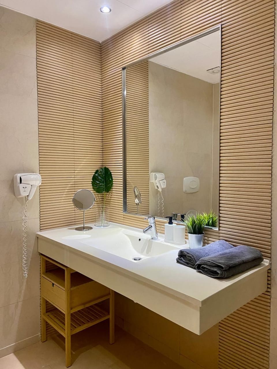 Bathroom, towels