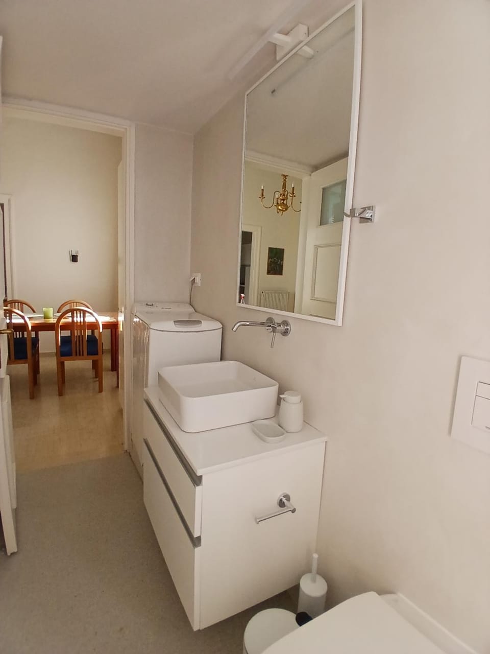 Bathroom, washing machine