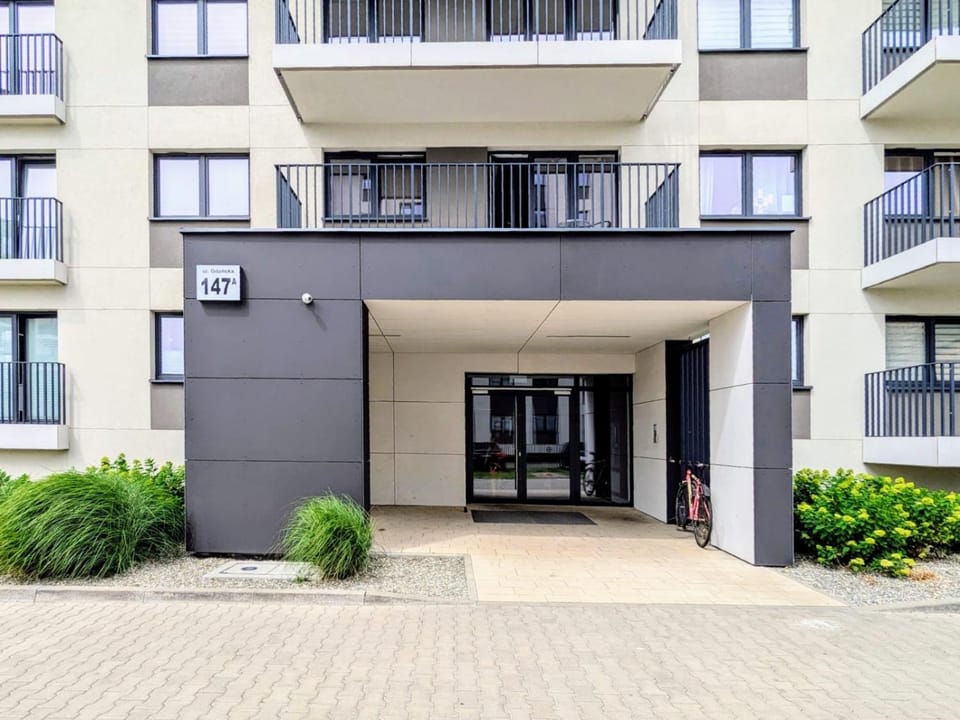 Property building, Day