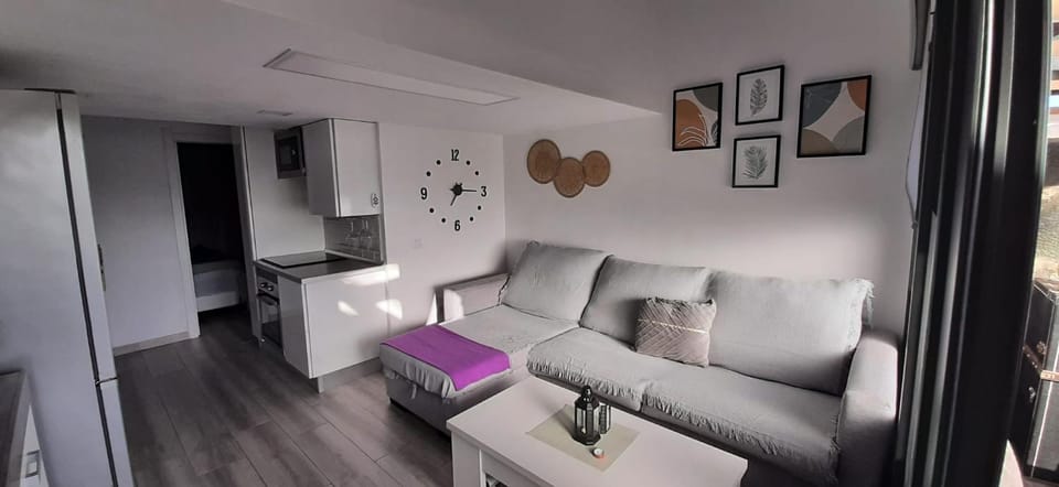 Living room, Photo of the whole room