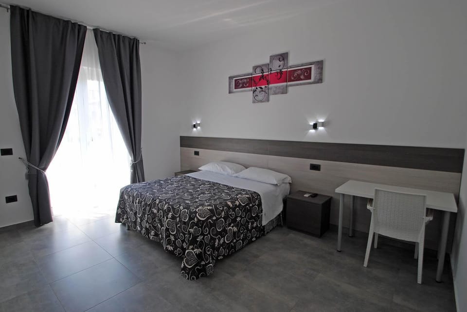 Day, Photo of the whole room