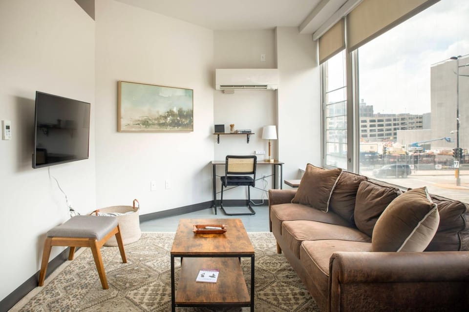 Deer District Studio Apt - One Block from Fiserv and Baird Apartment in Milwaukee