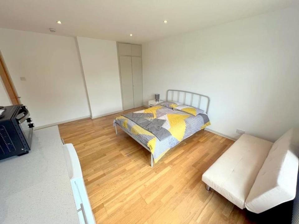 Studio (Triple) in Sutton House in England