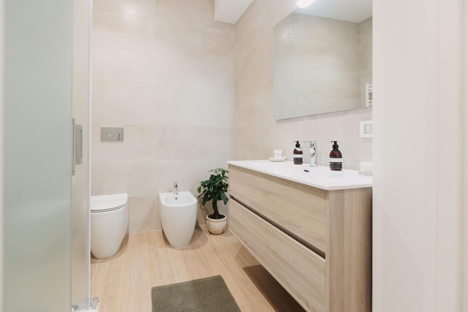 Toilet, Bathroom