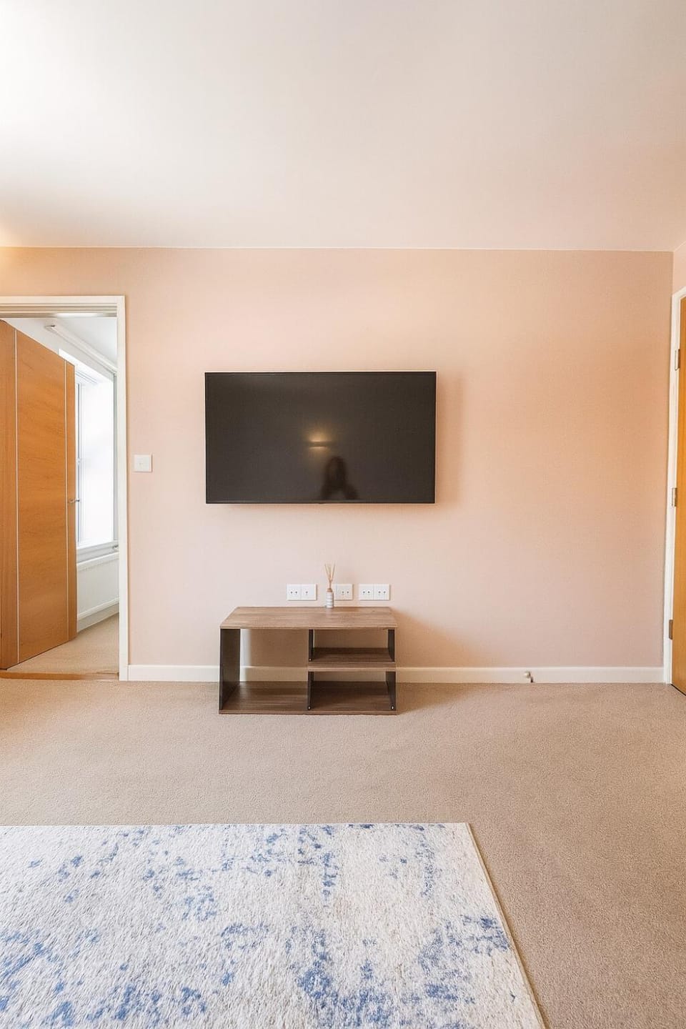 Spacious 2-Bed Apartment in Bridgwater - Great Central Location - Free Private Parking Included Apartment in Bridgwater