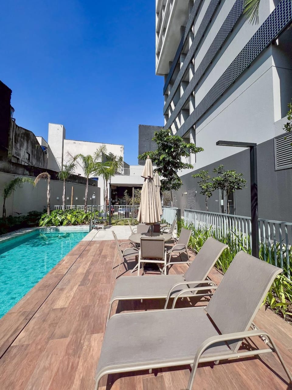 Property building, Swimming pool, sunbed
