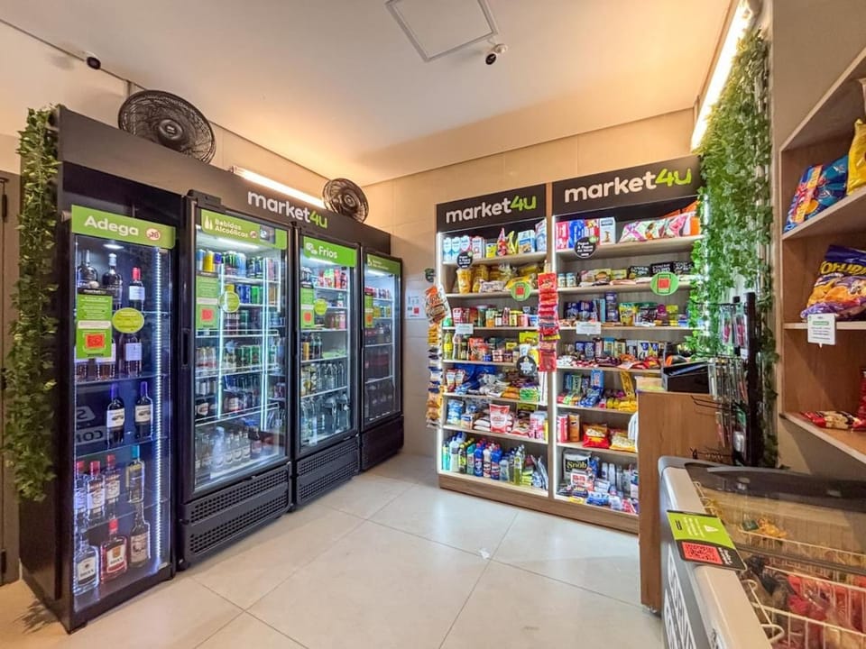 Property building, Supermarket/grocery shop