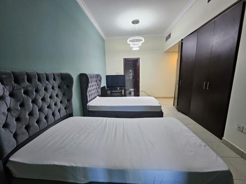 Budget Spacious Room Heart of marina Apartment in Dubai