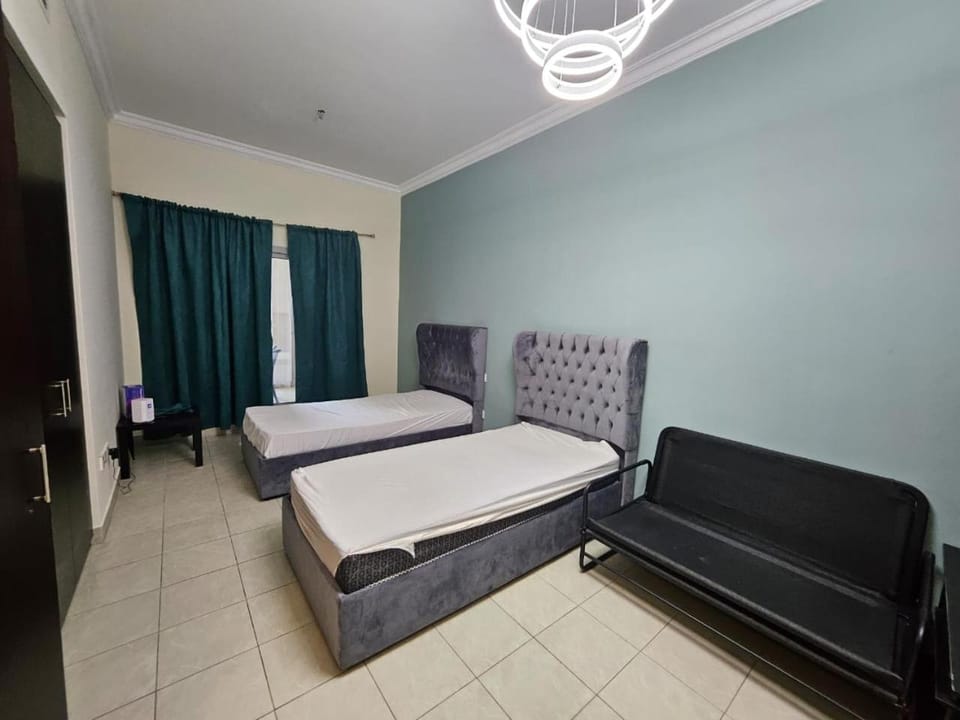 Budget Spacious Room Heart of marina Apartment in Dubai