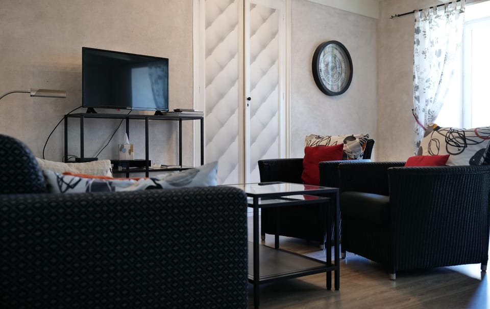 Communal lounge/ TV room, Living room
