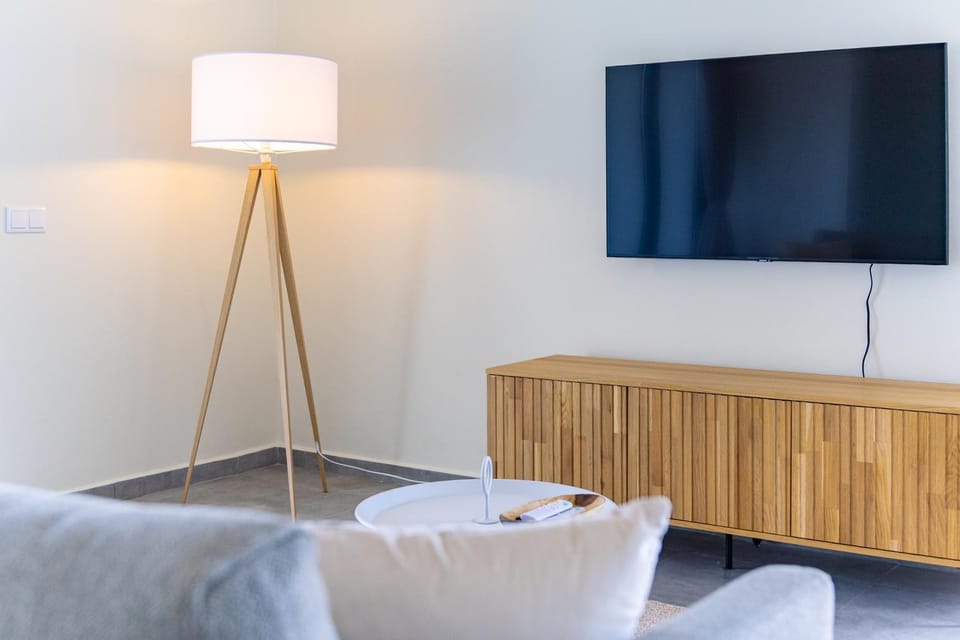TV and multimedia, Seating area