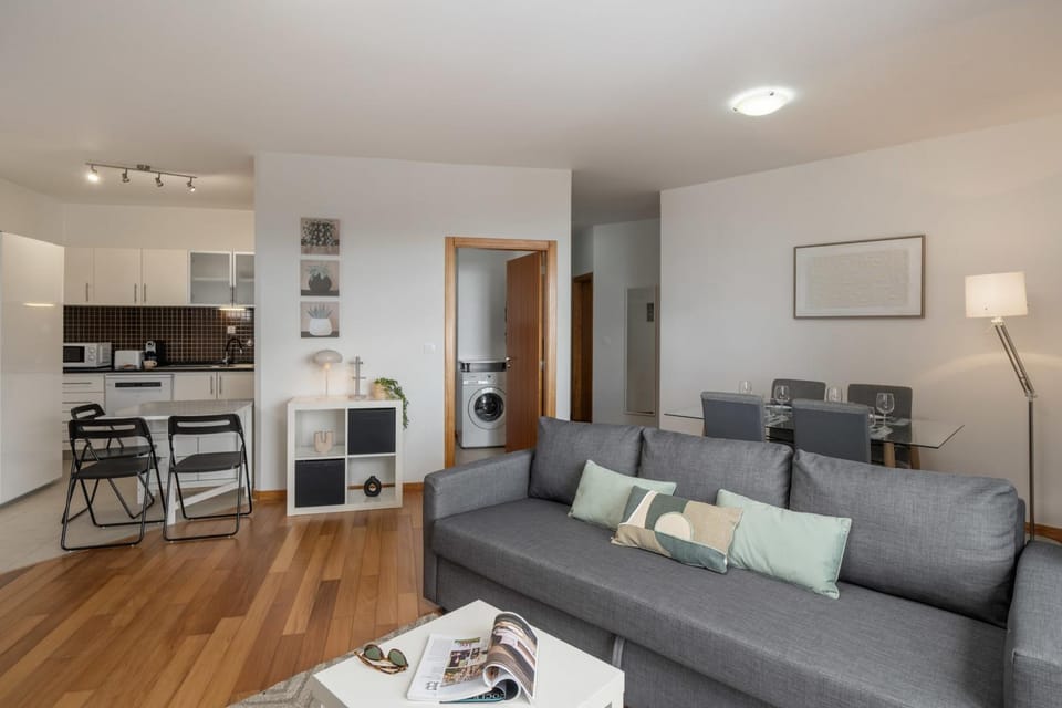 TV and multimedia, Living room, Dining area