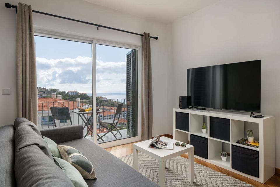 TV and multimedia, Balcony/Terrace, Living room