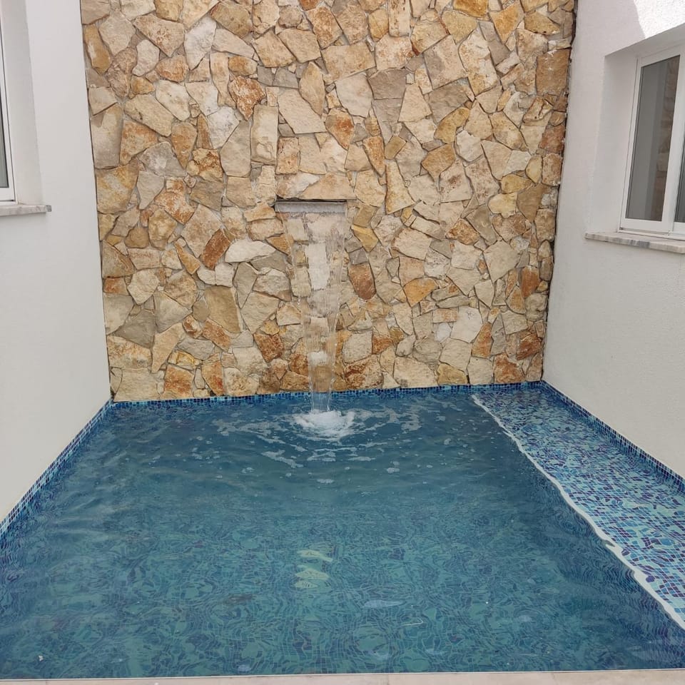 Swimming pool, Swimming pool