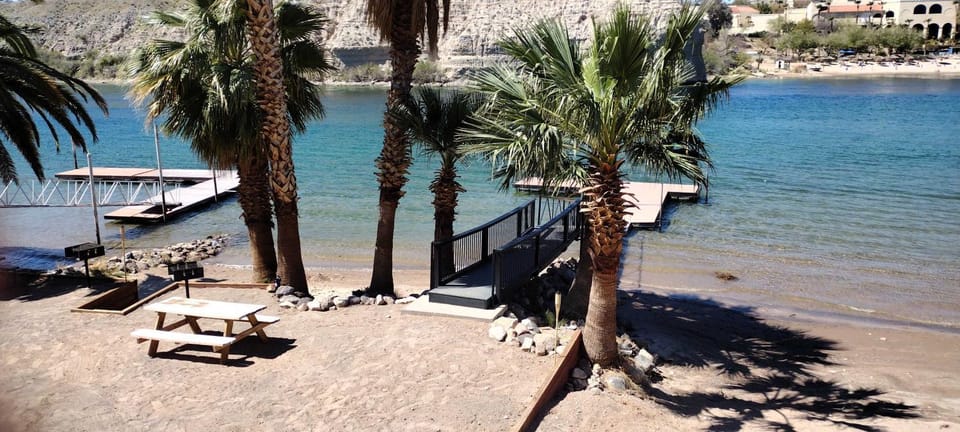 Cozy river front lookout House in Bullhead City