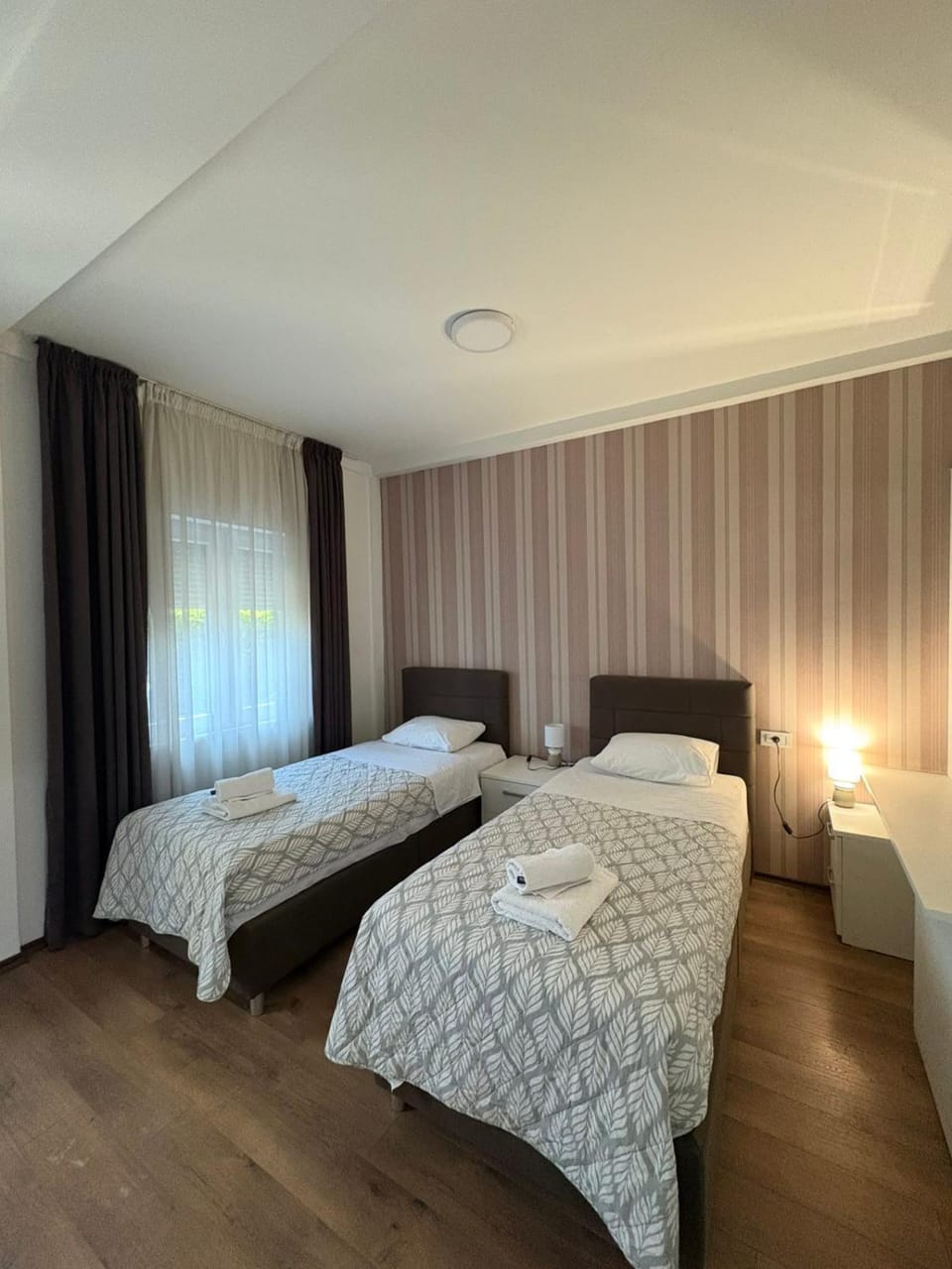 Bed, TV and multimedia, Photo of the whole room, air conditioner