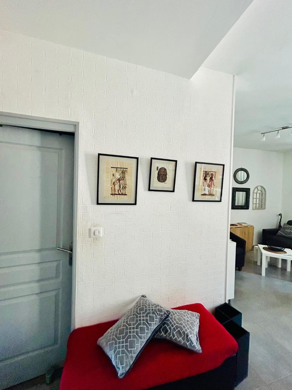 Living room, Seating area