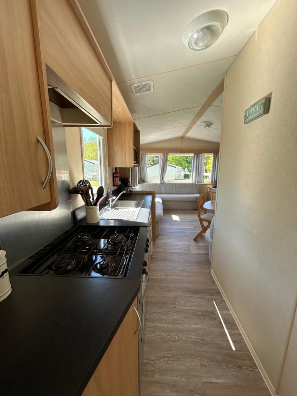 Charmant Mobil-home 3 chambres de Valérie et Hermann Camping 4 étoiles Campground/ 
RV Resort in Clohars-Carnoët