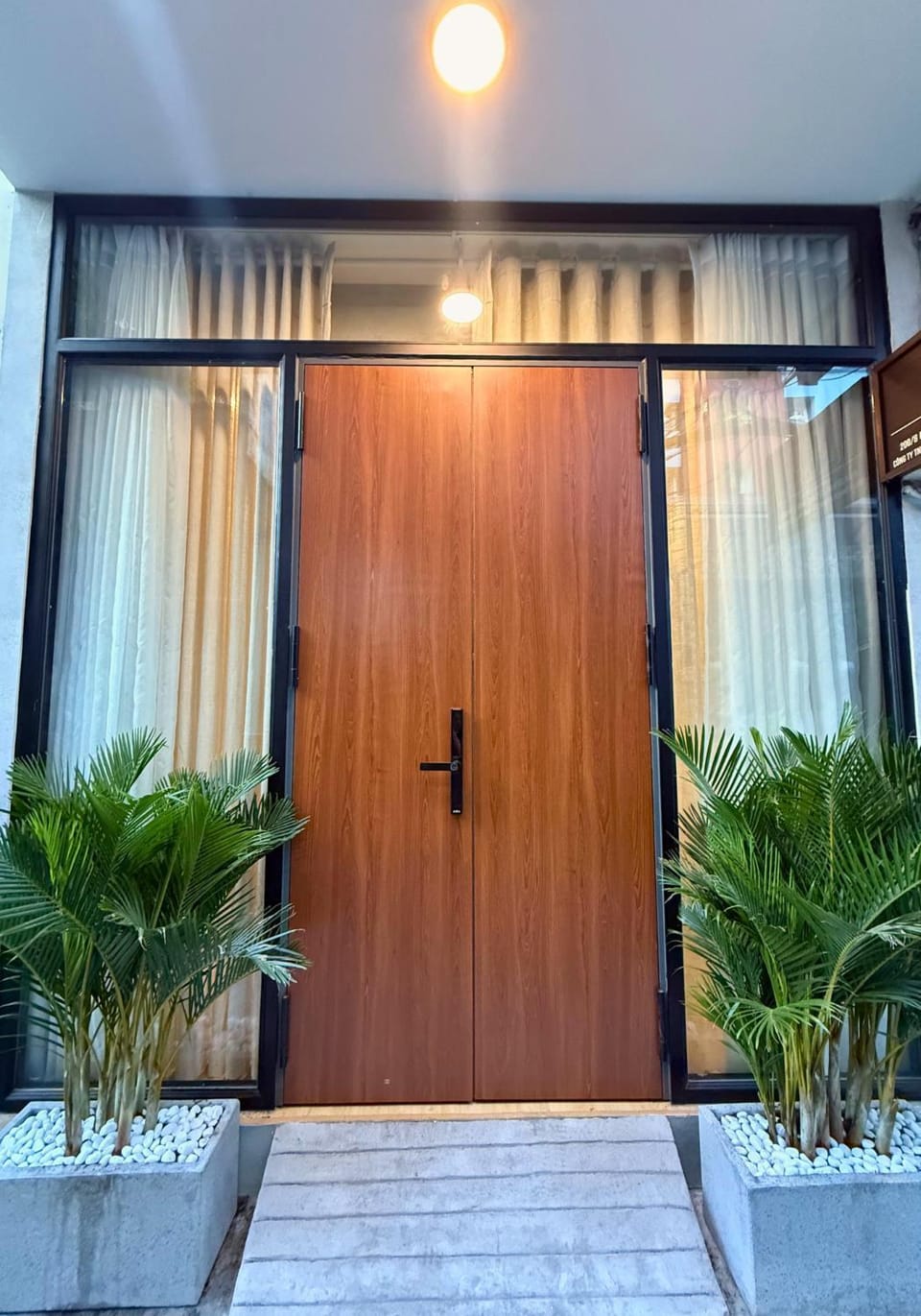 Facade/entrance