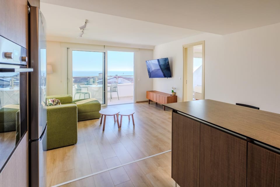 Natural landscape, TV and multimedia, Kitchen or kitchenette, Dining area, Evening entertainment, minibar, oven, pet friendly, stove