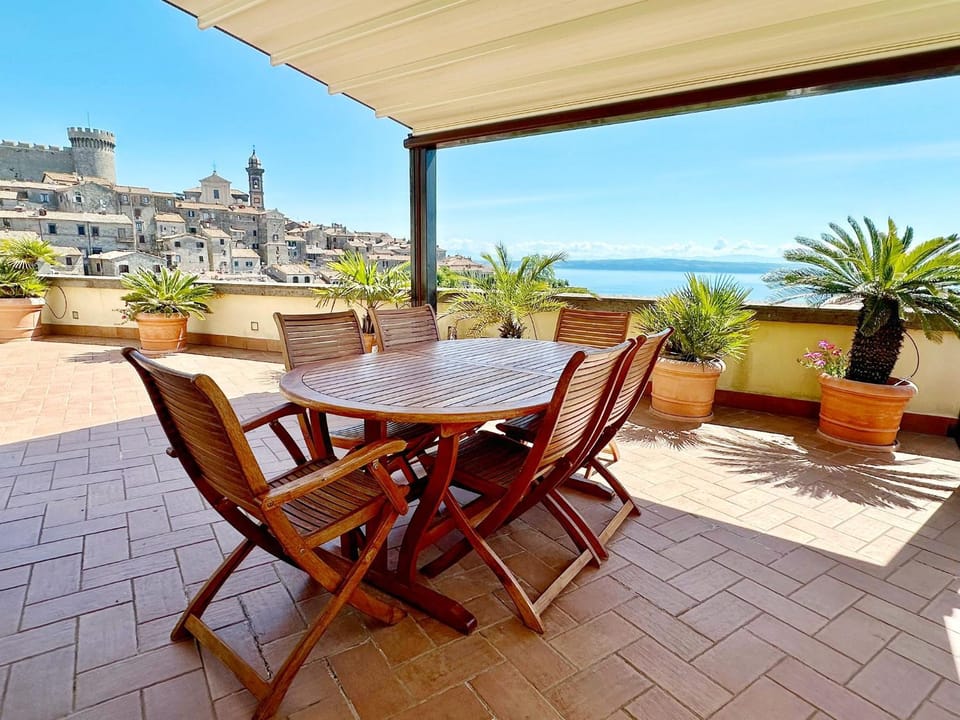 Day, Natural landscape, View (from property/room), Balcony/Terrace, Seating area, Dining area