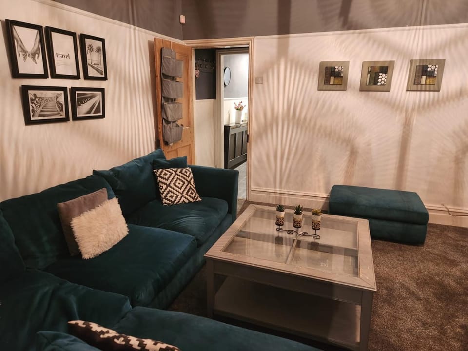Eton House Vacation rental in Derby