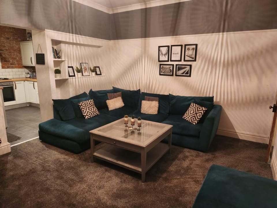 Eton House Vacation rental in Derby