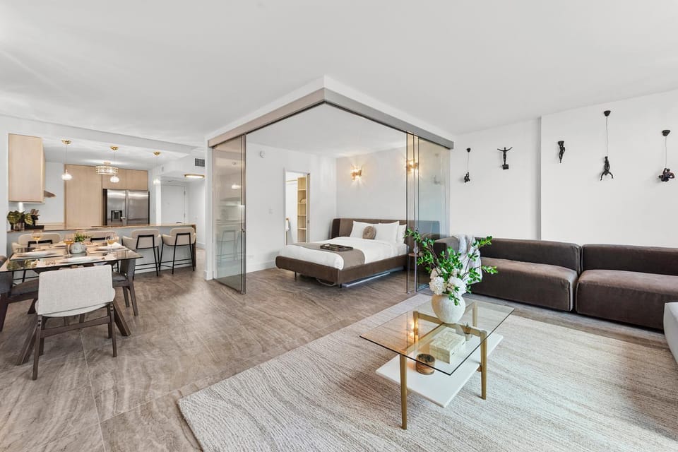 Kitchen or kitchenette, Living room, Dining area, Bedroom