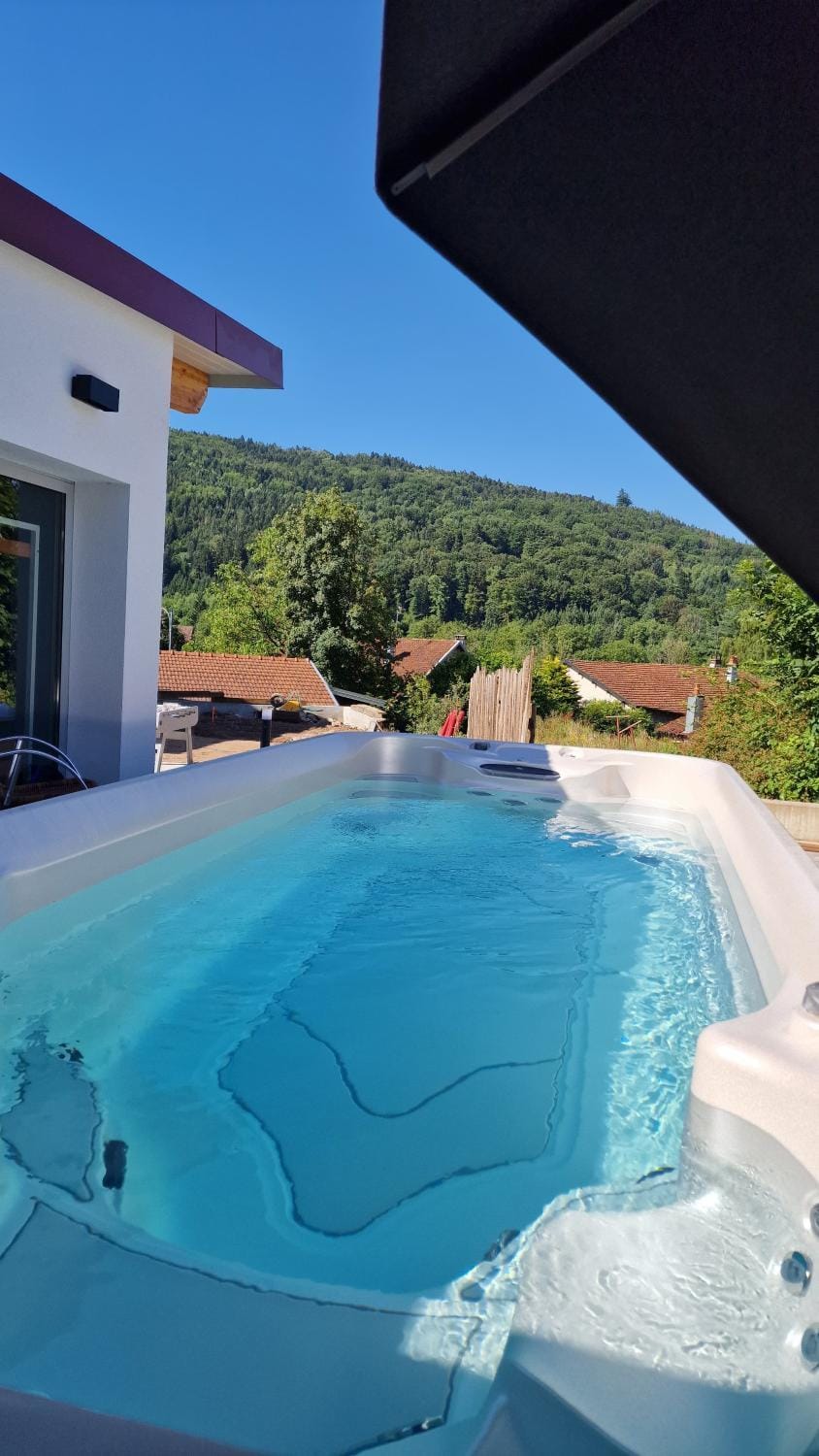 Swimming pool, Swimming pool