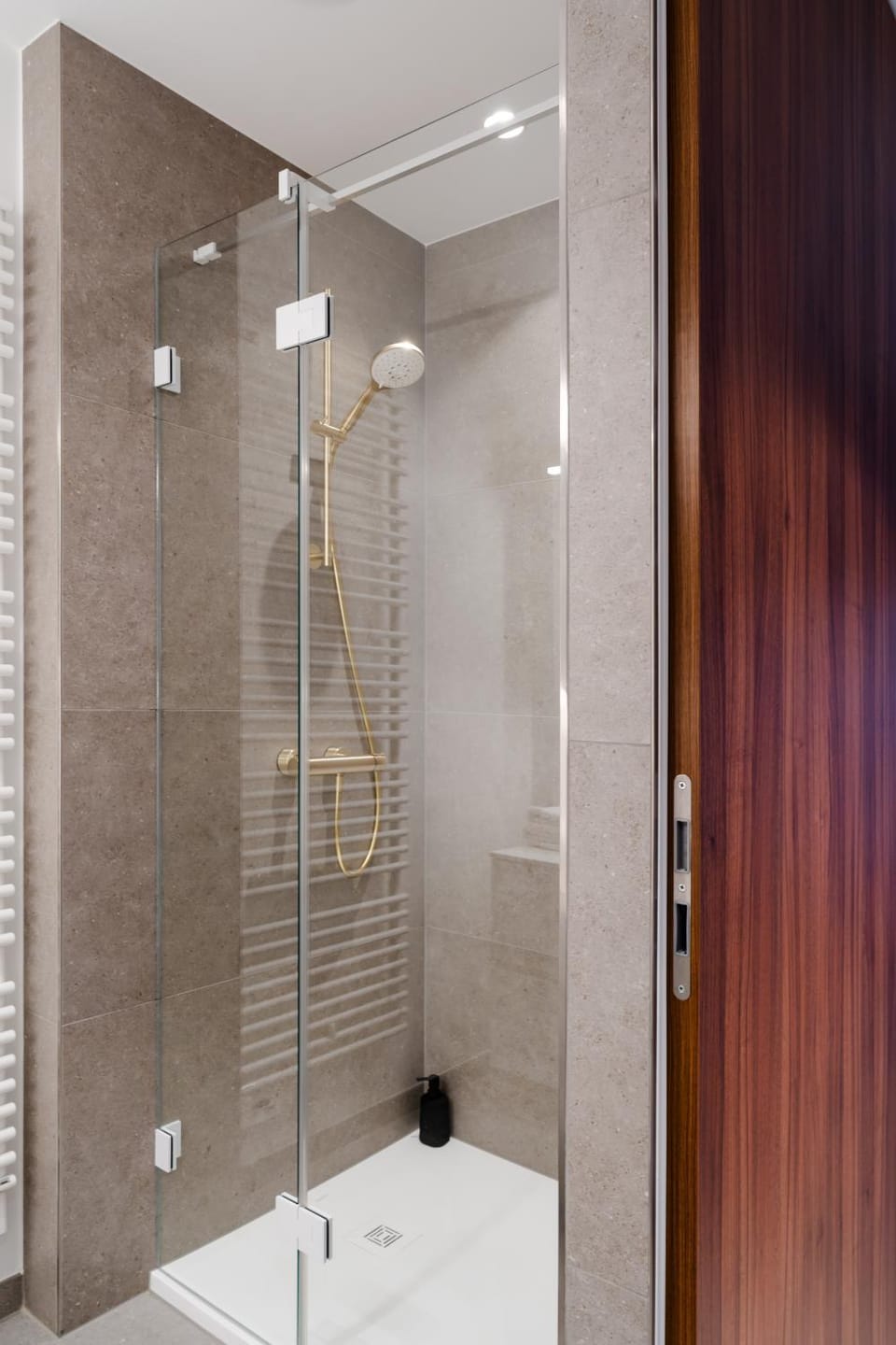 Core Luxembourg -Studio Parking -50 Cents Apartment in Luxembourg