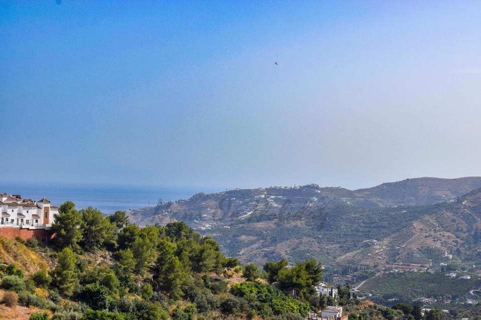 Altos de Frigiliana APT 2 - 2 bedroom Apartment with amazing views and Pool HansOnHoliday Rentals Apartment in Frigiliana