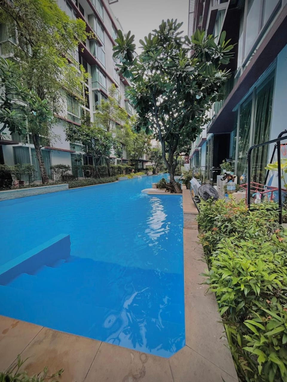 Modern Condo with Full Amenities Bangkok Apartment in Bangkok