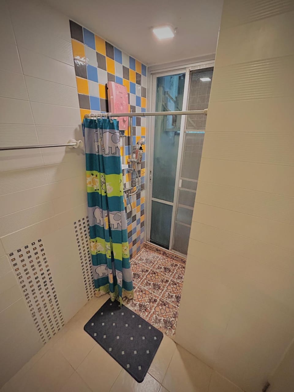 Modern Condo with Full Amenities Bangkok Apartment in Bangkok