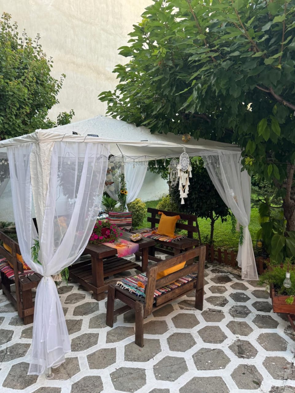 Garden, Seating area