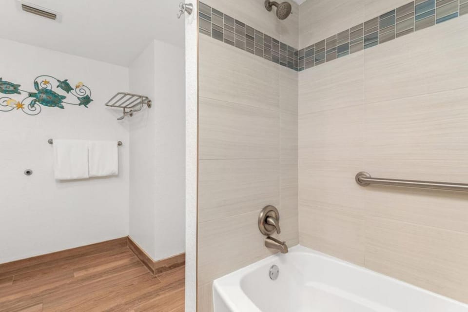 Bathroom, Bath